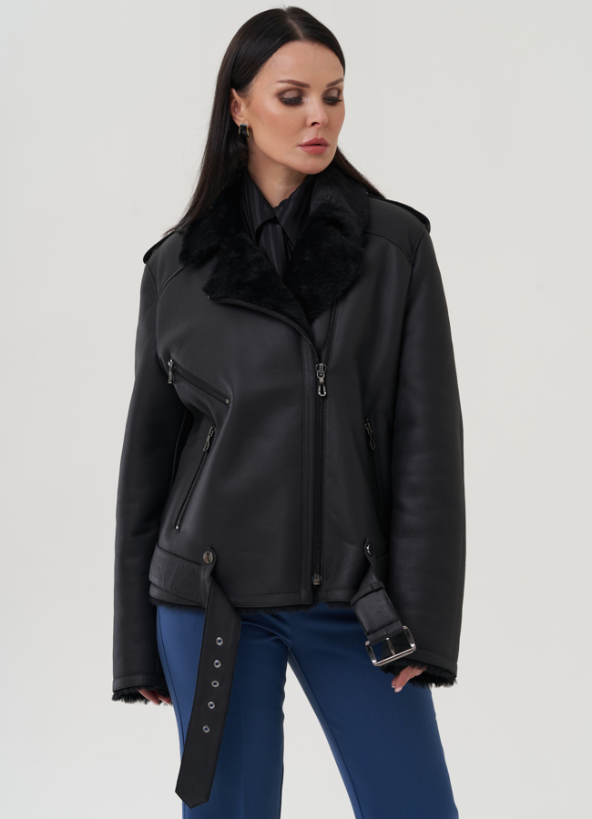 Женская дубленка черного цвета модель № 25527 в рассрочку