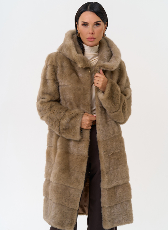 Шуба из норки бежевого цвета