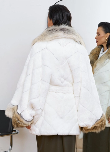 Шуба из кролика с отделкой из меха койота