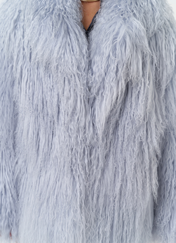 Женская шуба из меха ламы