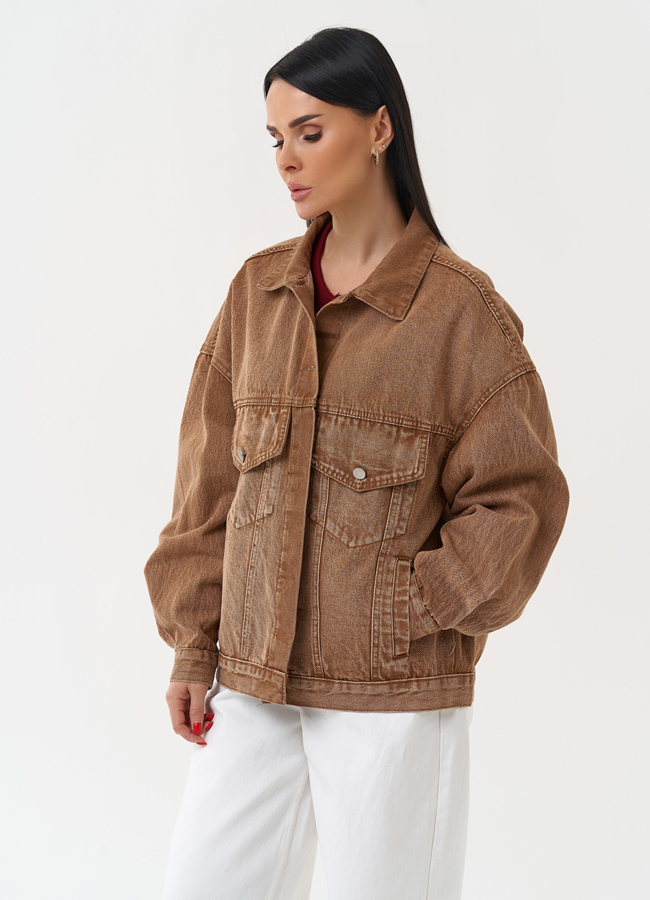 фото Женская джинсовая куртка коричневого цвета модель № 30414