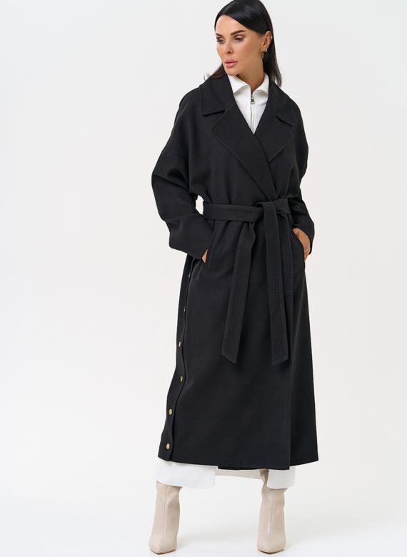 Женское пальто черного цвета с функциональными кнопками