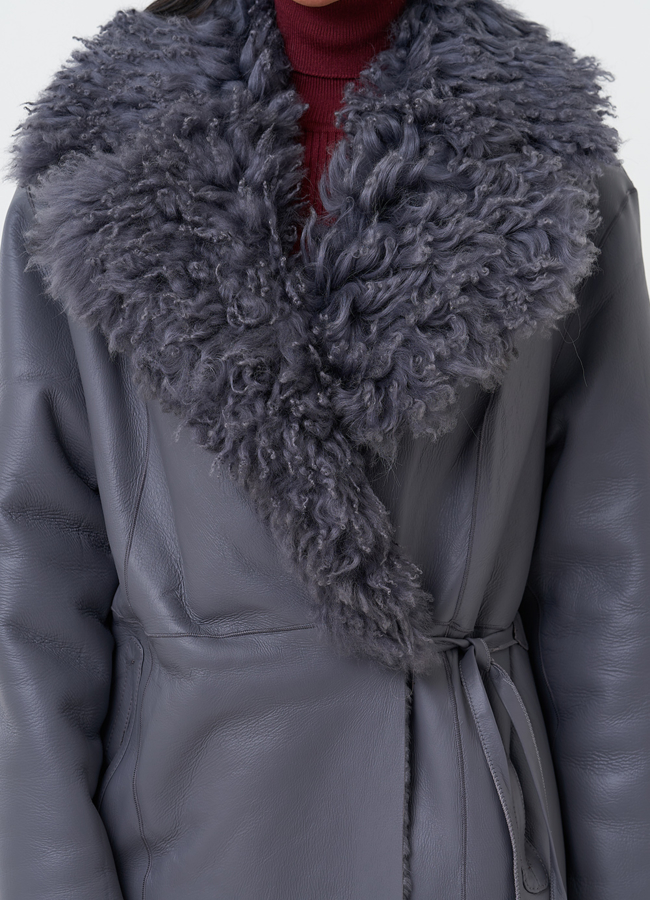 Длинная дубленка из натурального меха модель № 28424 универмаг малина