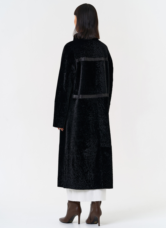 Женская двухсторонняя дубленка черного цвета