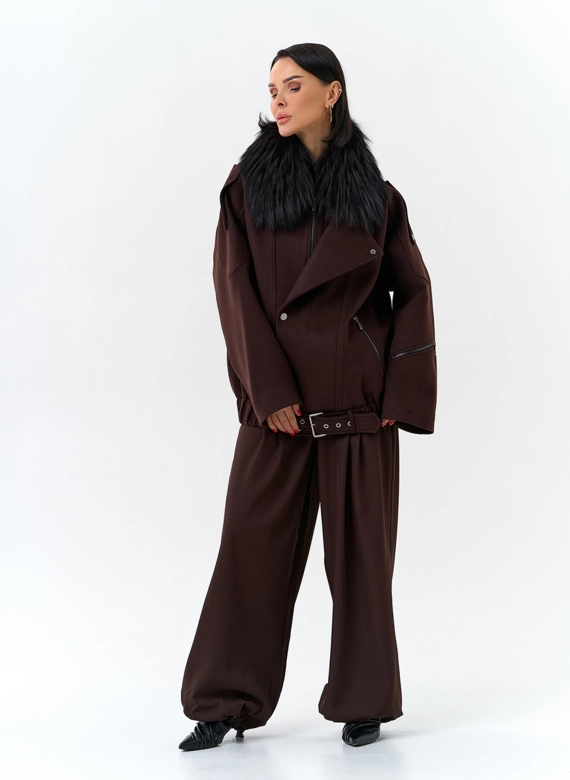 Женское укороченное пальто с отделкой из меха лисы фото