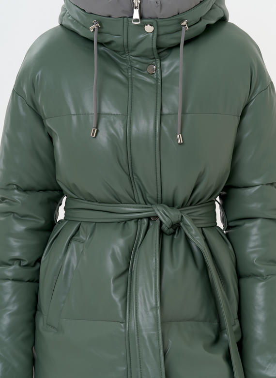 Женский пуховик из эко кожи с капюшоном