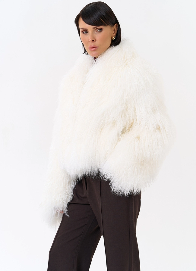 Белая шуба из ламы модель № 31038 универмаг малина