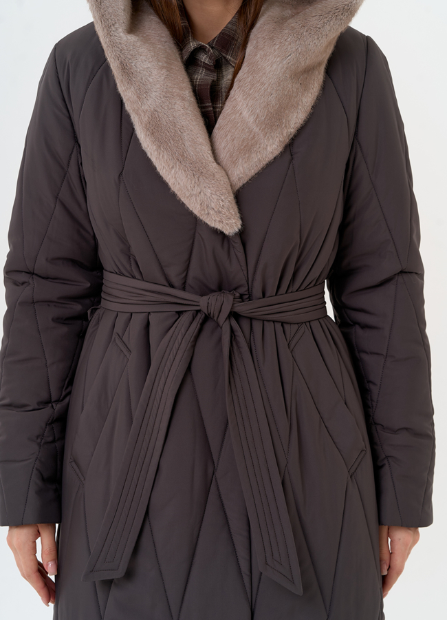 Женское пальто с капюшоном из эко меха модель № 31607 универмаг малина