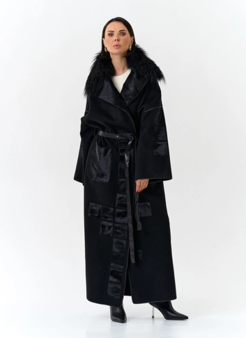 Женское длинное пальто с отделкой из меха лисы фото