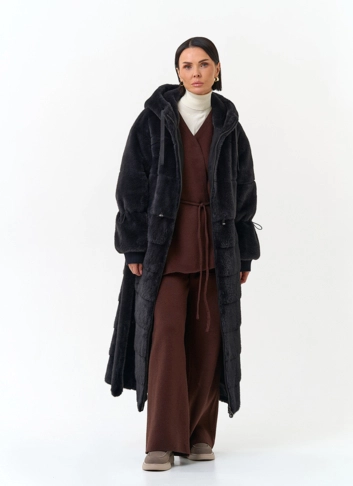 Женская шуба из эко меха с капюшоном фото